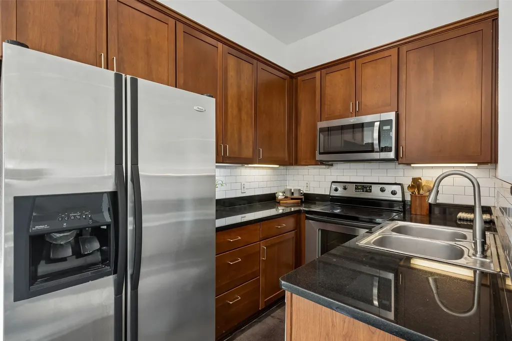 4031 Holland Avenue Dallas TX 75219