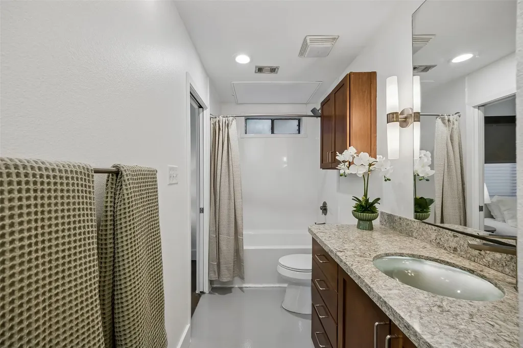 4031 Holland Avenue Dallas TX 75219