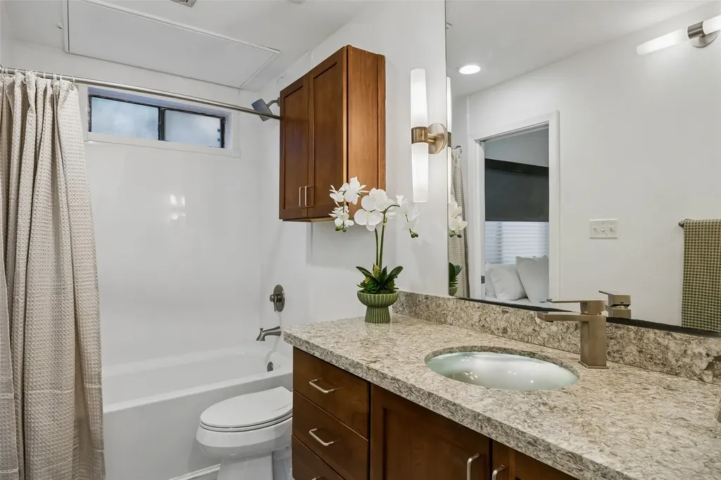 4031 Holland Avenue Dallas TX 75219
