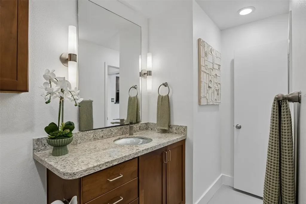 4031 Holland Avenue Dallas TX 75219