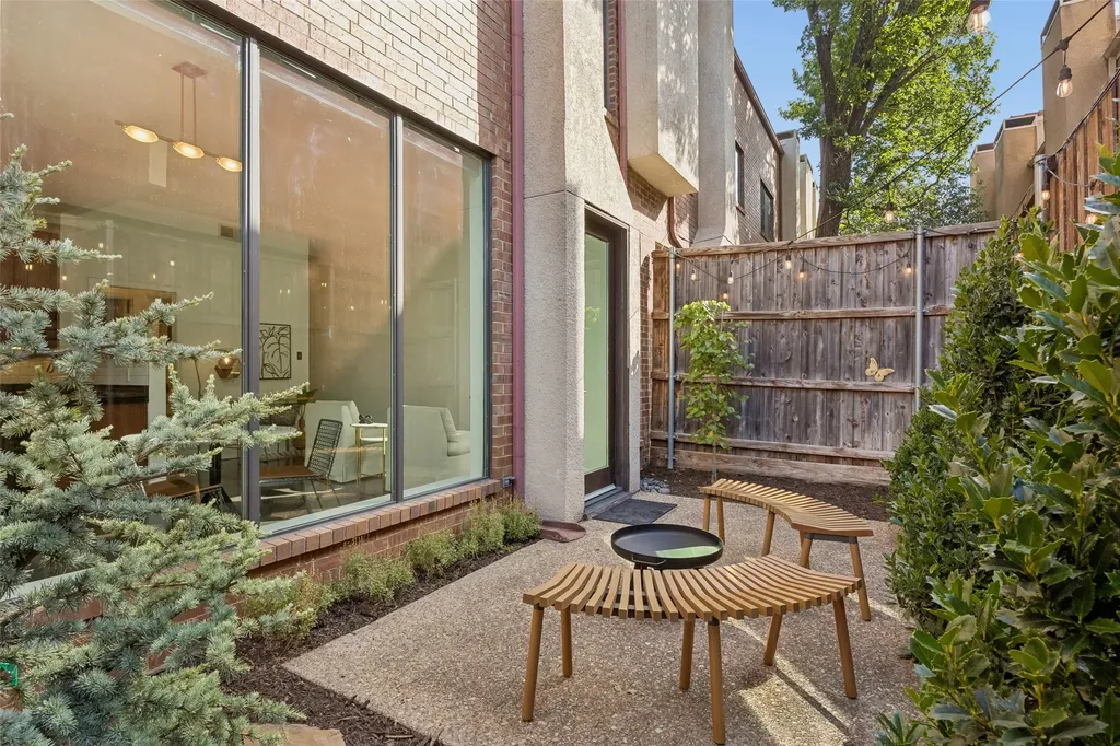 4031 Holland Avenue Dallas TX 75219