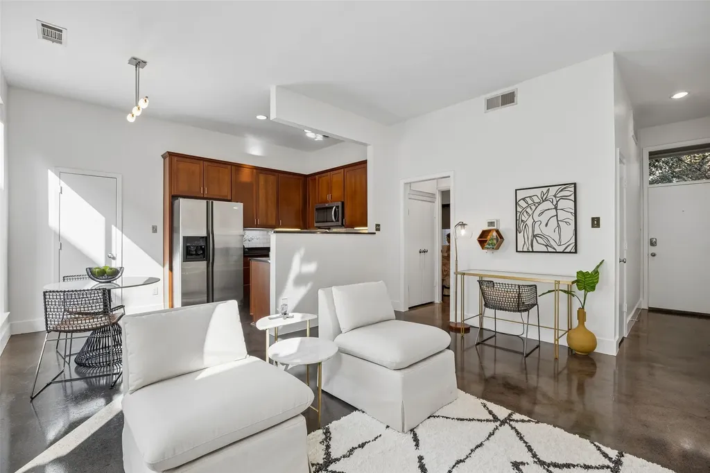 4031 Holland Avenue Dallas TX 75219