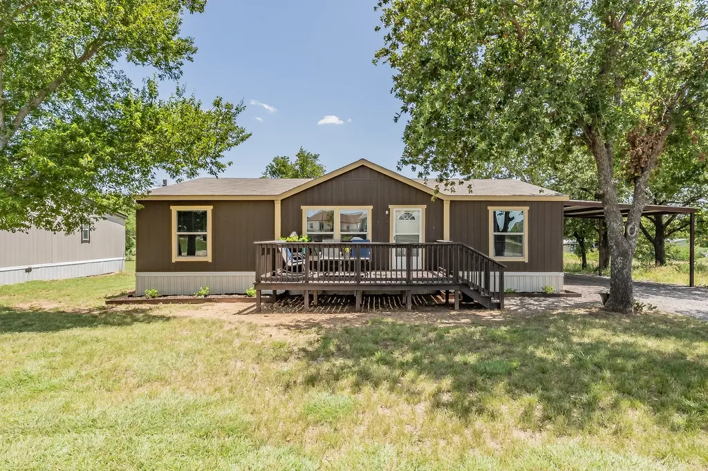 204 Overland Trail Bridgeport TX 76426