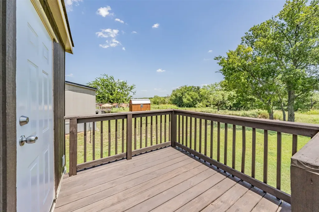 204 Overland Trail Bridgeport TX 76426