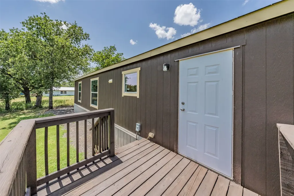 204 Overland Trail Bridgeport TX 76426