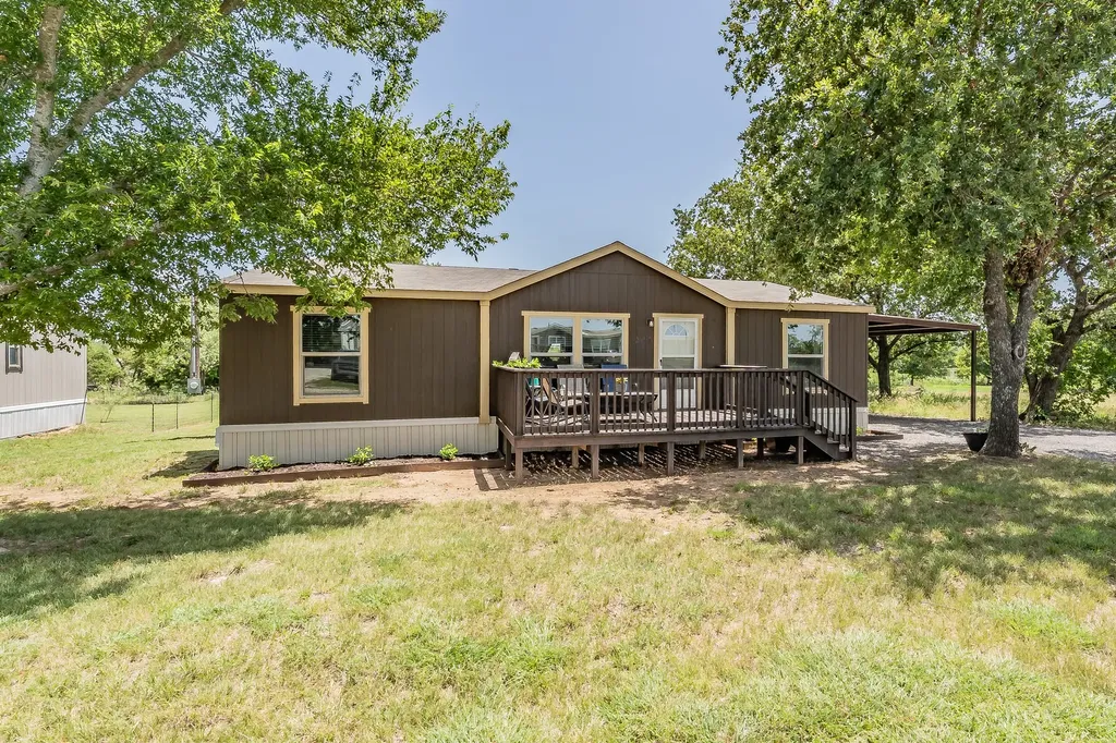204 Overland Trail Bridgeport TX 76426