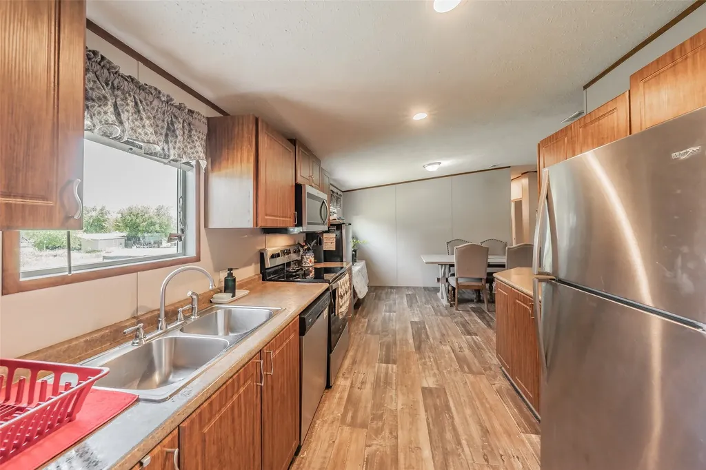 204 Overland Trail Bridgeport TX 76426