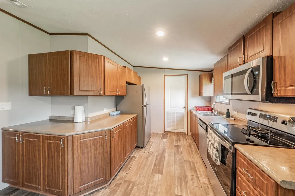 204 Overland Trail Bridgeport TX 76426