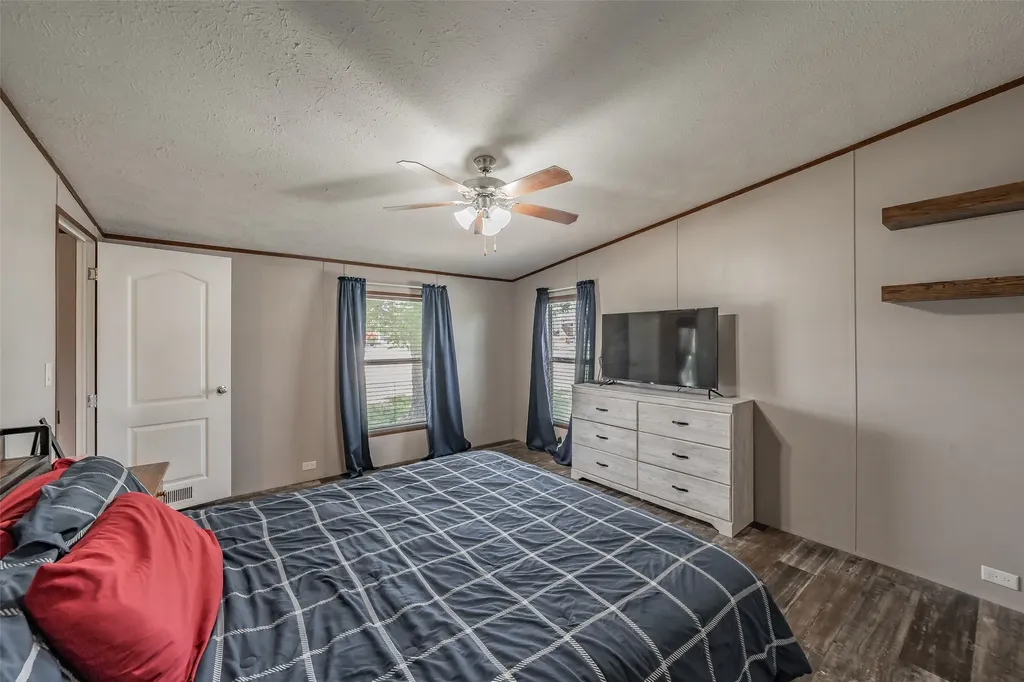 204 Overland Trail Bridgeport TX 76426