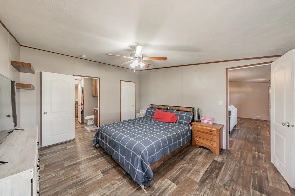 204 Overland Trail Bridgeport TX 76426