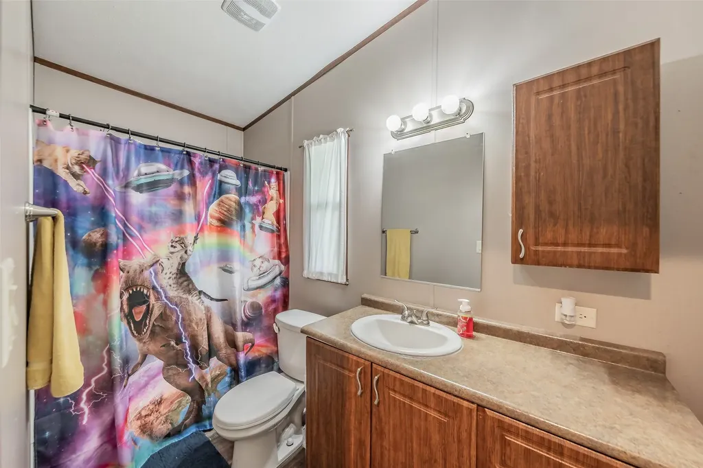 204 Overland Trail Bridgeport TX 76426