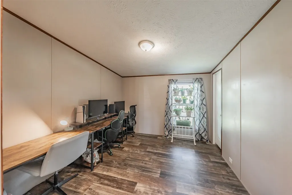 204 Overland Trail Bridgeport TX 76426