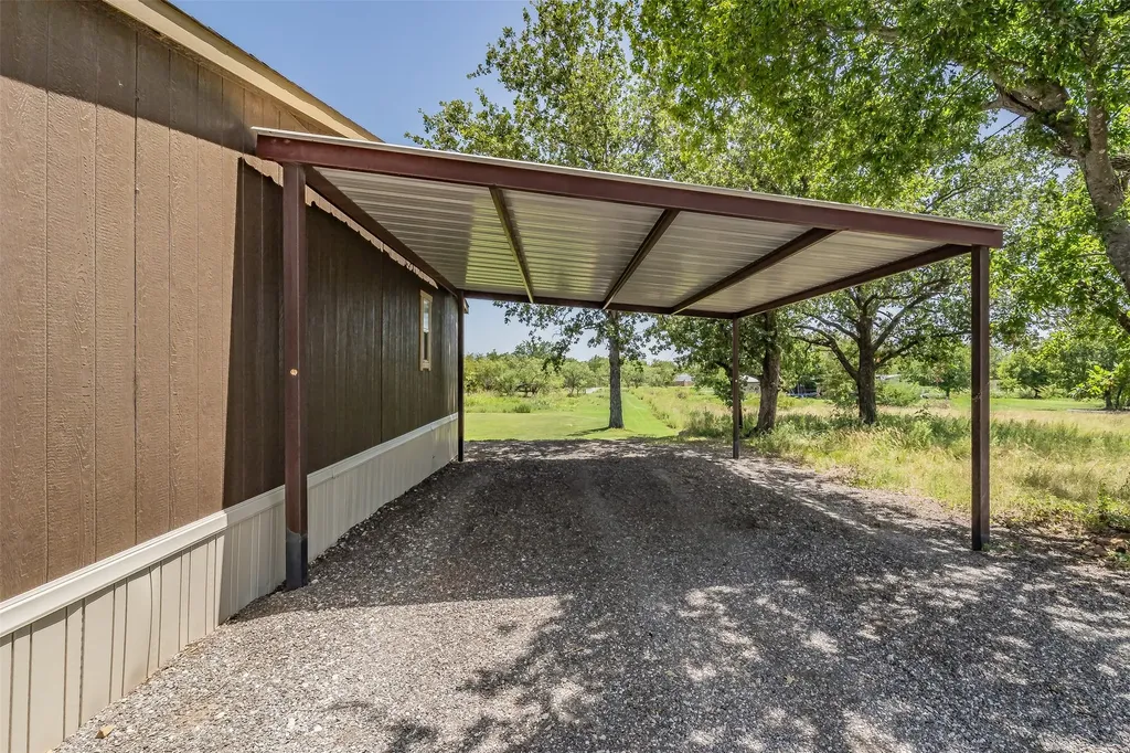 204 Overland Trail Bridgeport TX 76426