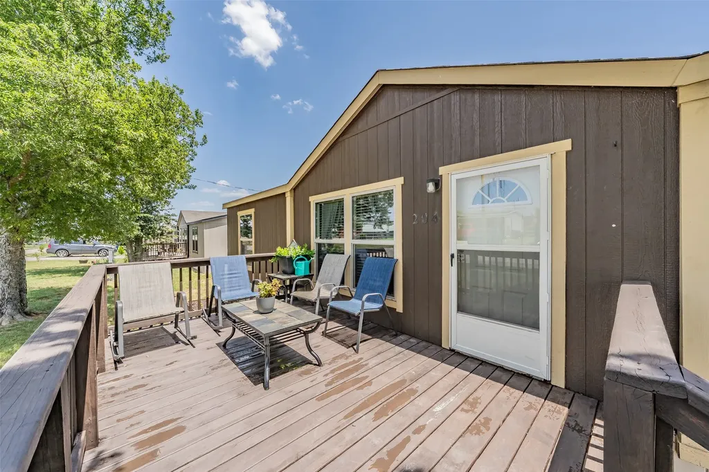 204 Overland Trail Bridgeport TX 76426