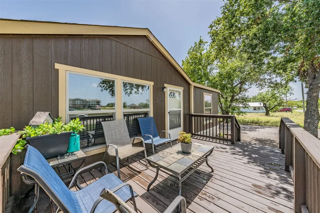 204 Overland Trail Bridgeport TX 76426