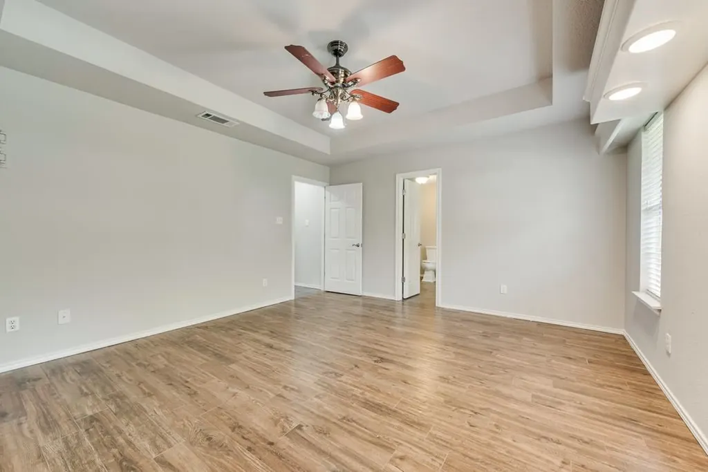 301 South Circle Grandview TX 76050