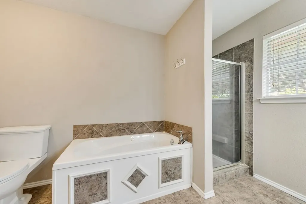 301 South Circle Grandview TX 76050