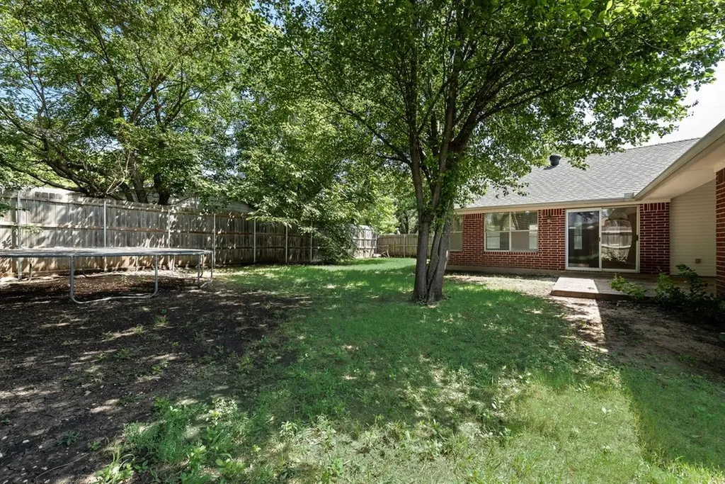 301 South Circle Grandview TX 76050