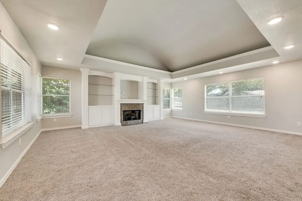 301 South Circle Grandview TX 76050