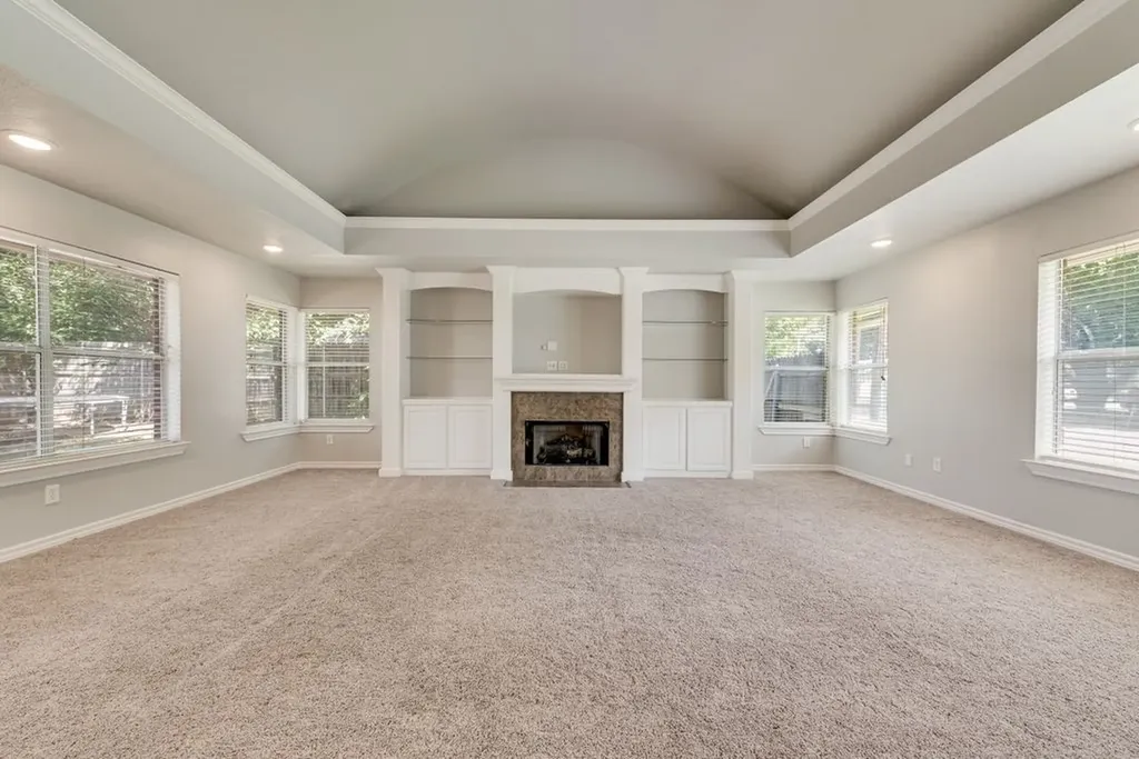 301 South Circle Grandview TX 76050