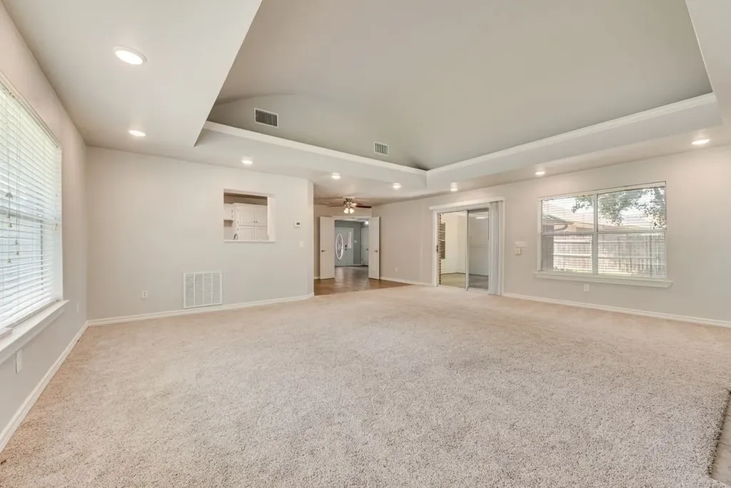 301 South Circle Grandview TX 76050
