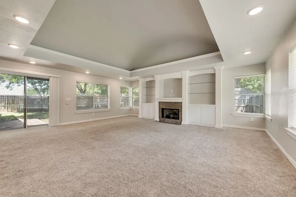 301 South Circle Grandview TX 76050