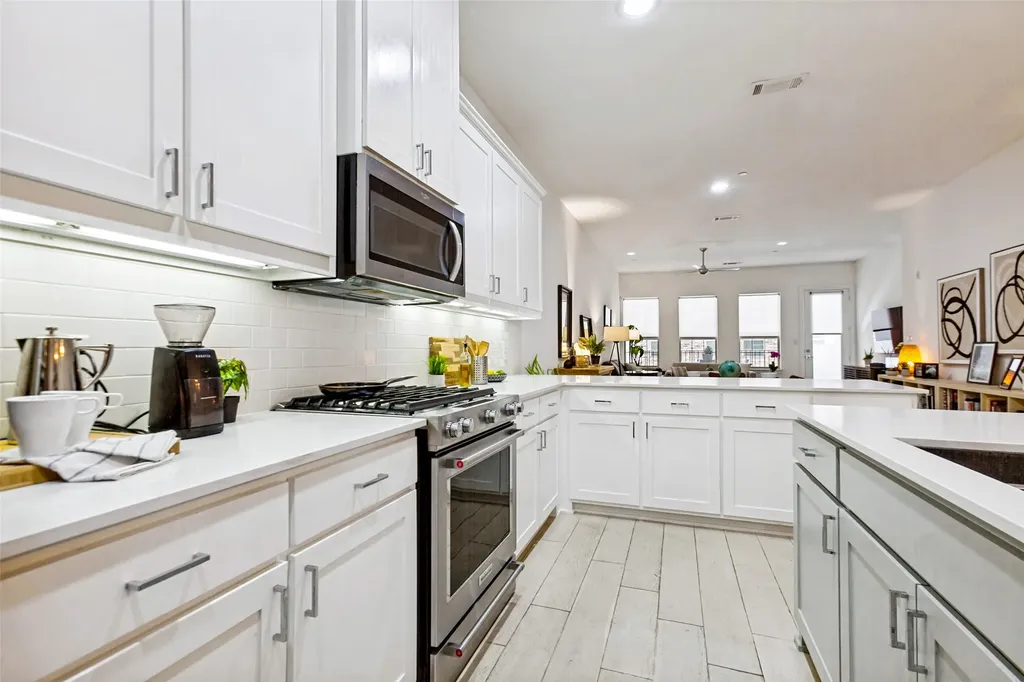 5015 Meridian Lane Addison TX 75001