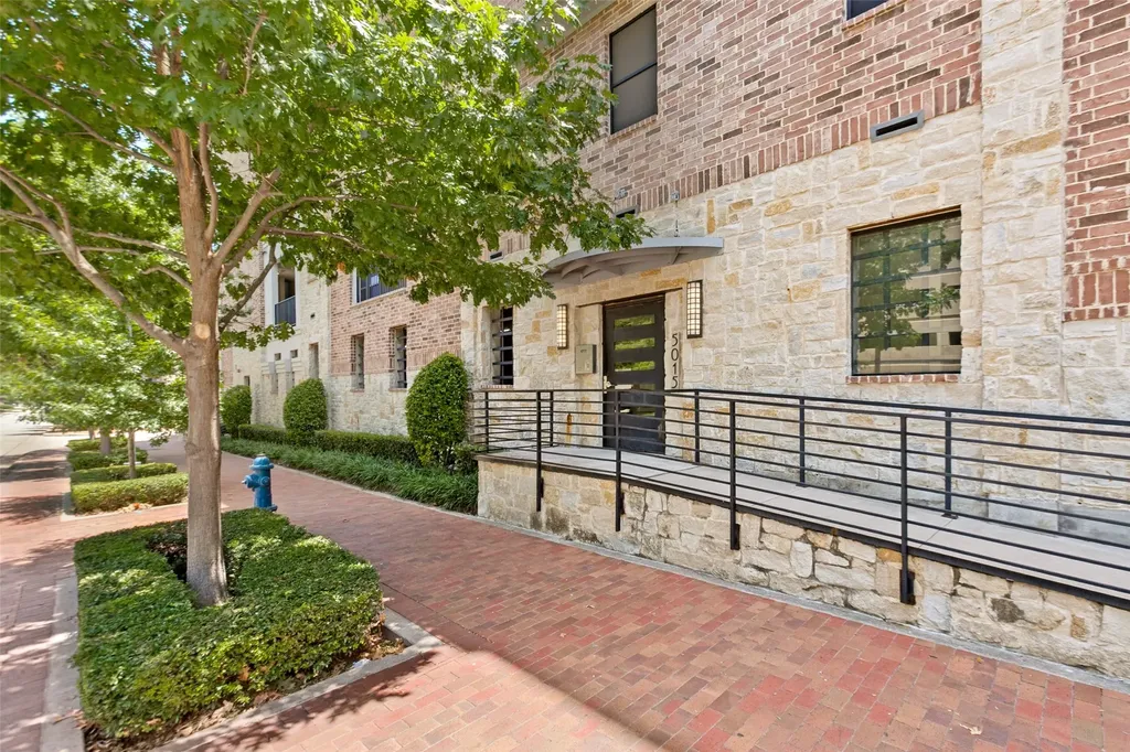 5015 Meridian Lane Addison TX 75001