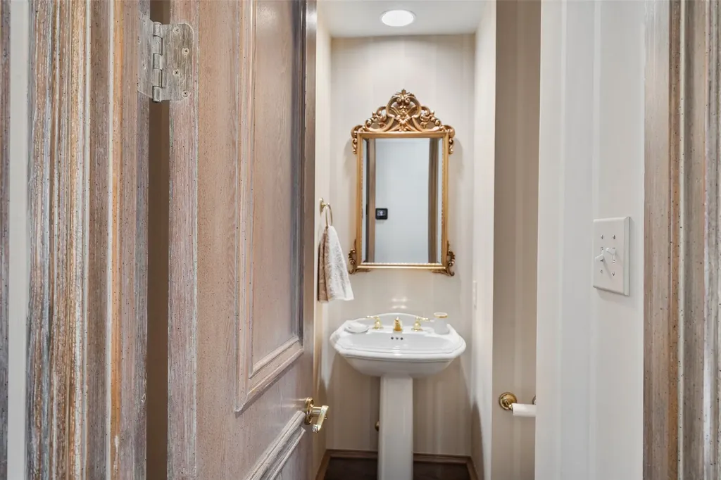 7 Knightwood Court Dallas TX 75225