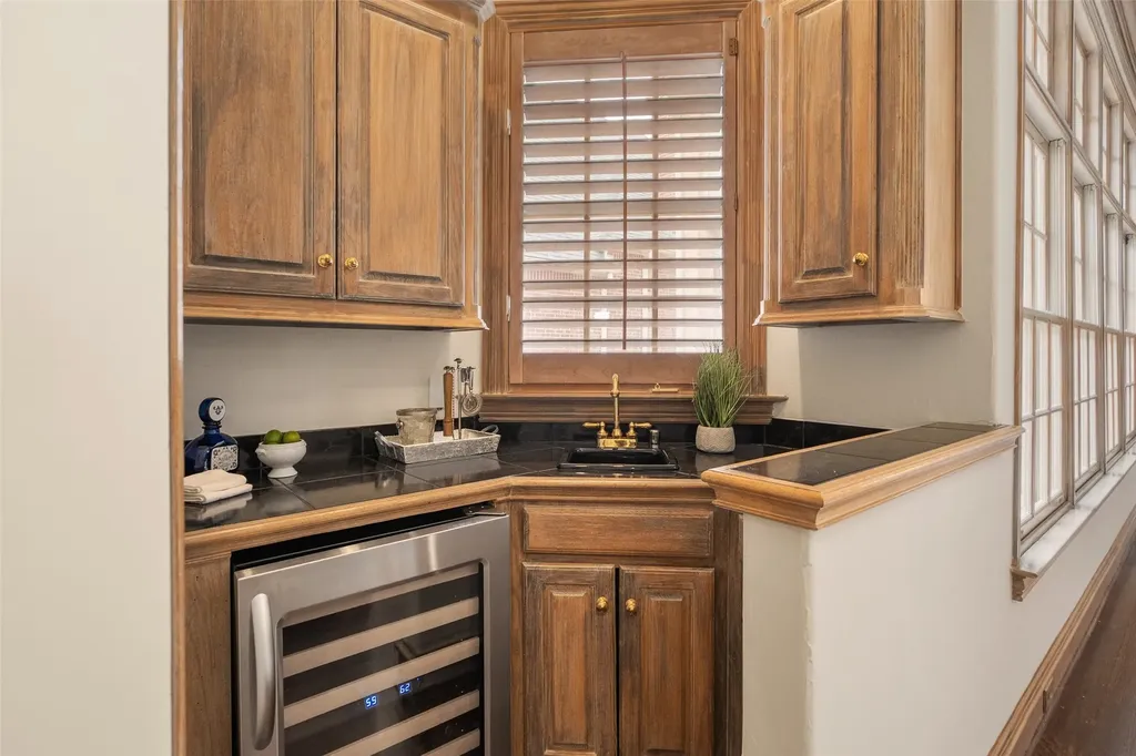 7 Knightwood Court Dallas TX 75225