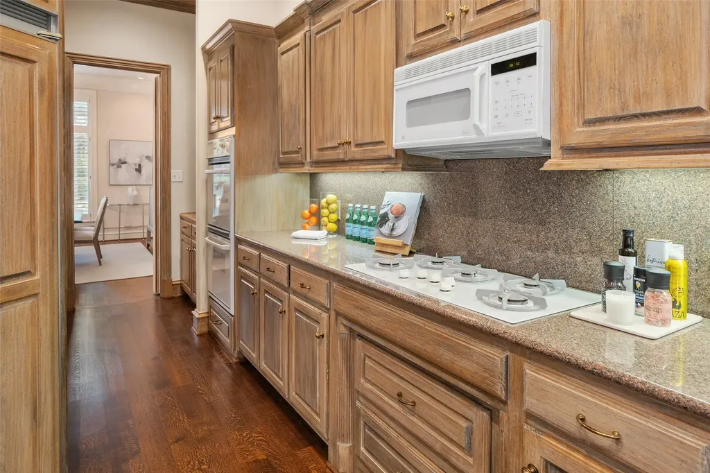 7 Knightwood Court Dallas TX 75225
