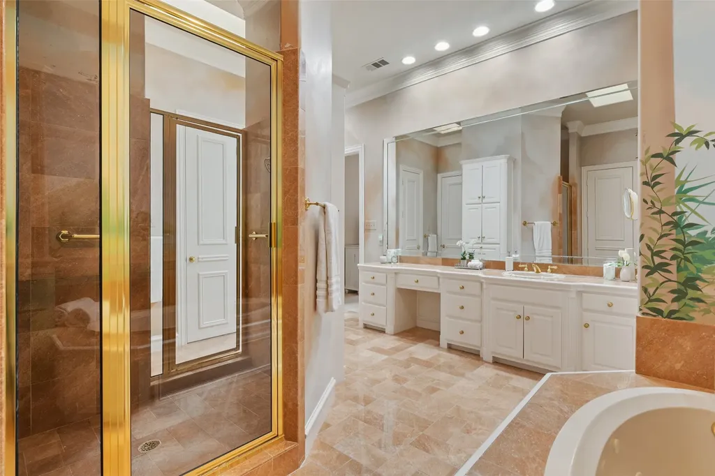 7 Knightwood Court Dallas TX 75225
