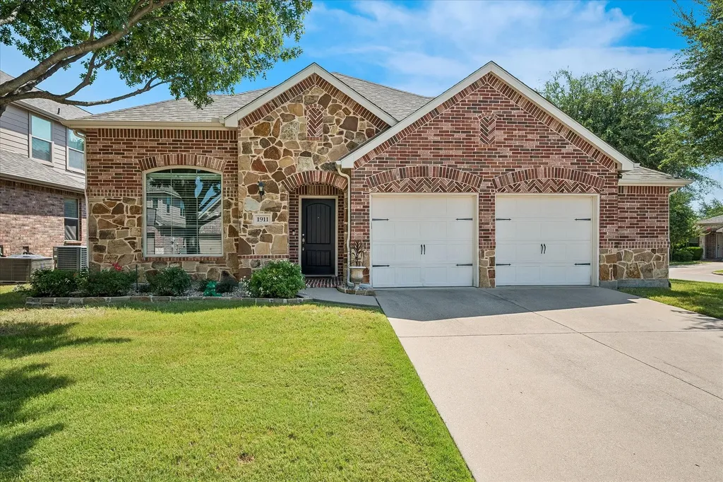1911 Fairlake Drive Wylie TX 75098