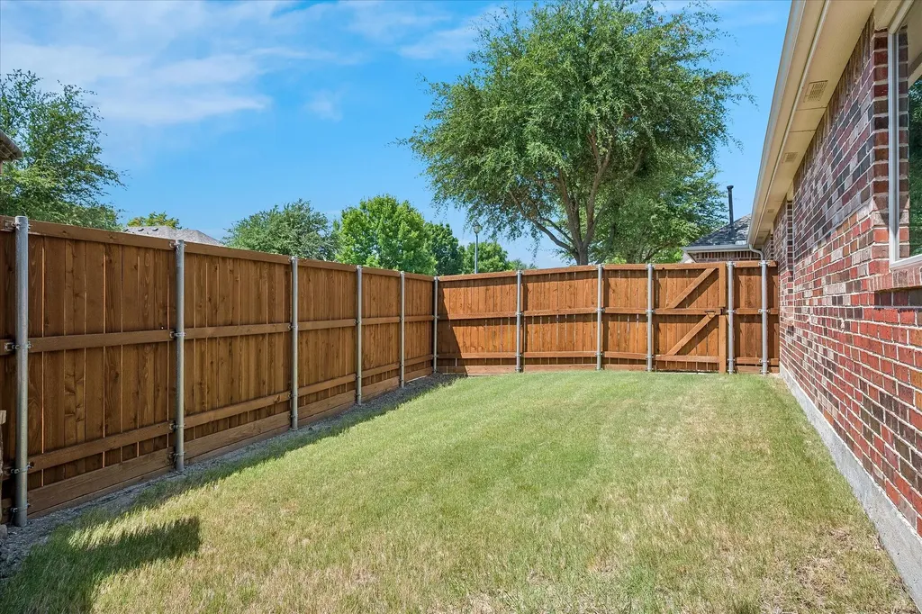 1911 Fairlake Drive Wylie TX 75098