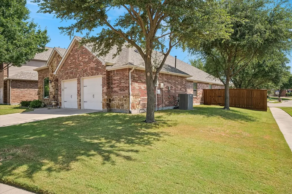 1911 Fairlake Drive Wylie TX 75098