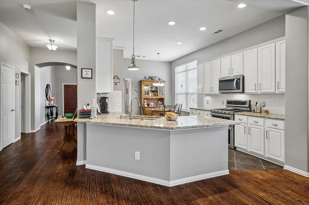 1911 Fairlake Drive Wylie TX 75098