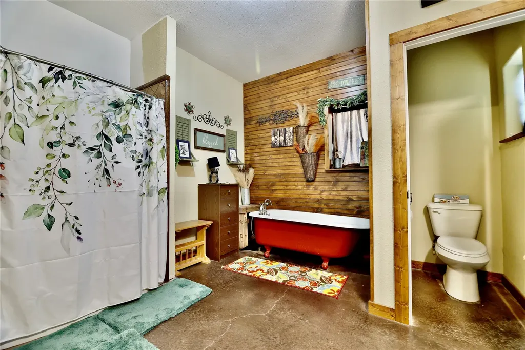1347 Lcr 152 Mount Calm TX 76673