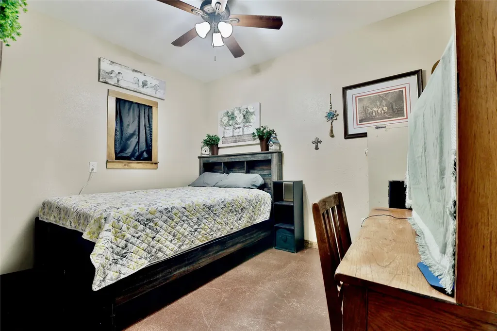 1347 Lcr 152 Mount Calm TX 76673