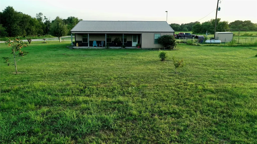 1347 Lcr 152 Mount Calm TX 76673