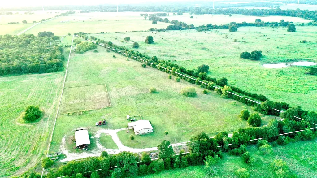1347 Lcr 152 Mount Calm TX 76673
