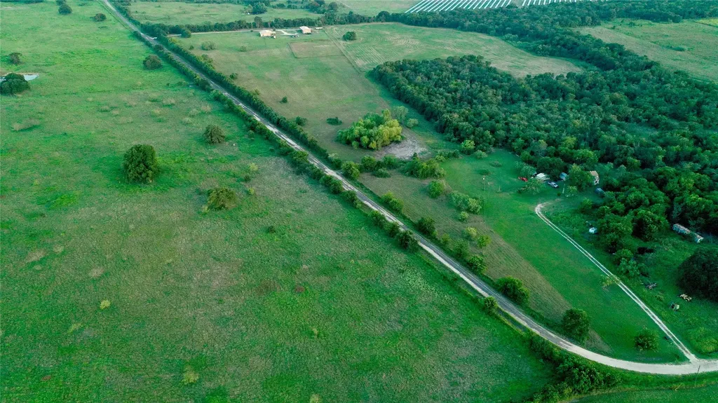 1347 Lcr 152 Mount Calm TX 76673