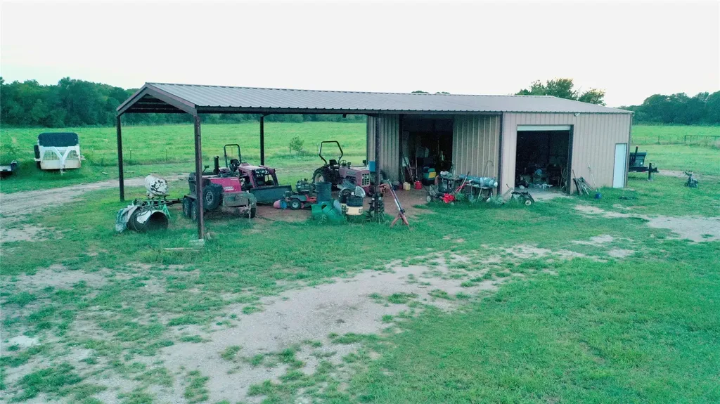 1347 Lcr 152 Mount Calm TX 76673
