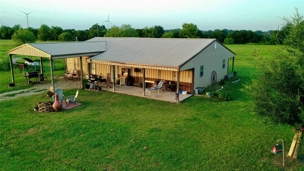 1347 Lcr 152 Mount Calm TX 76673