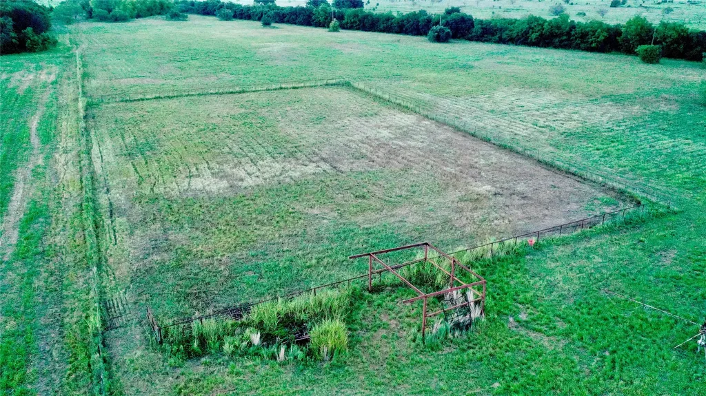 1347 Lcr 152 Mount Calm TX 76673