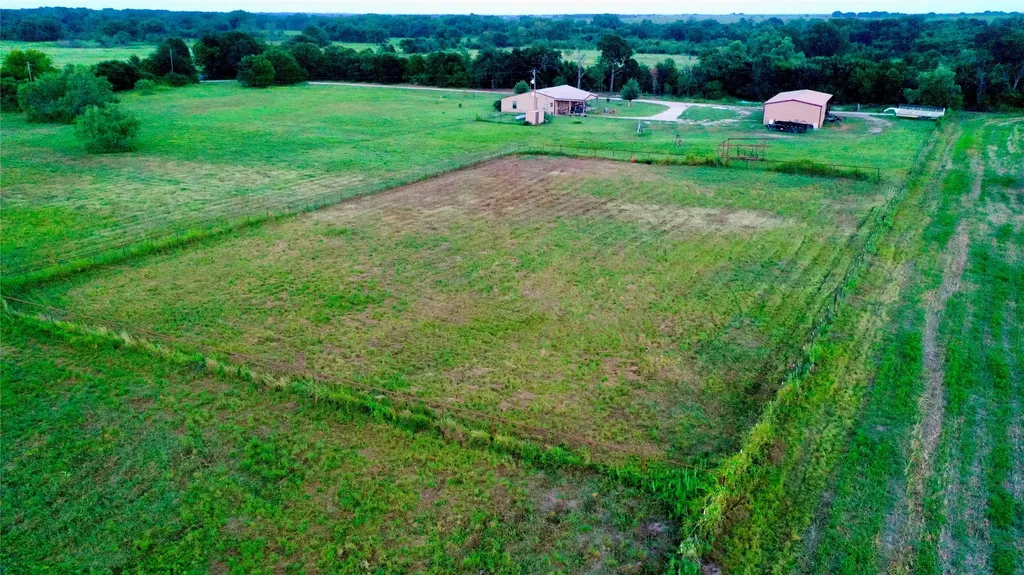 1347 Lcr 152 Mount Calm TX 76673
