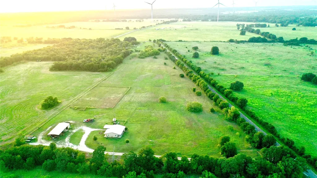 1347 Lcr 152 Mount Calm TX 76673