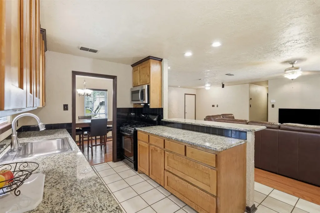 3702 Hastings Drive Arlington TX 76013