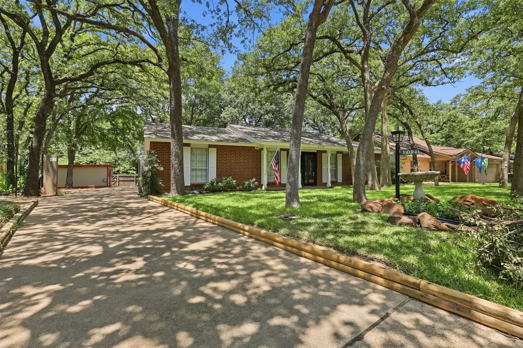 3702 Hastings Drive Arlington TX 76013