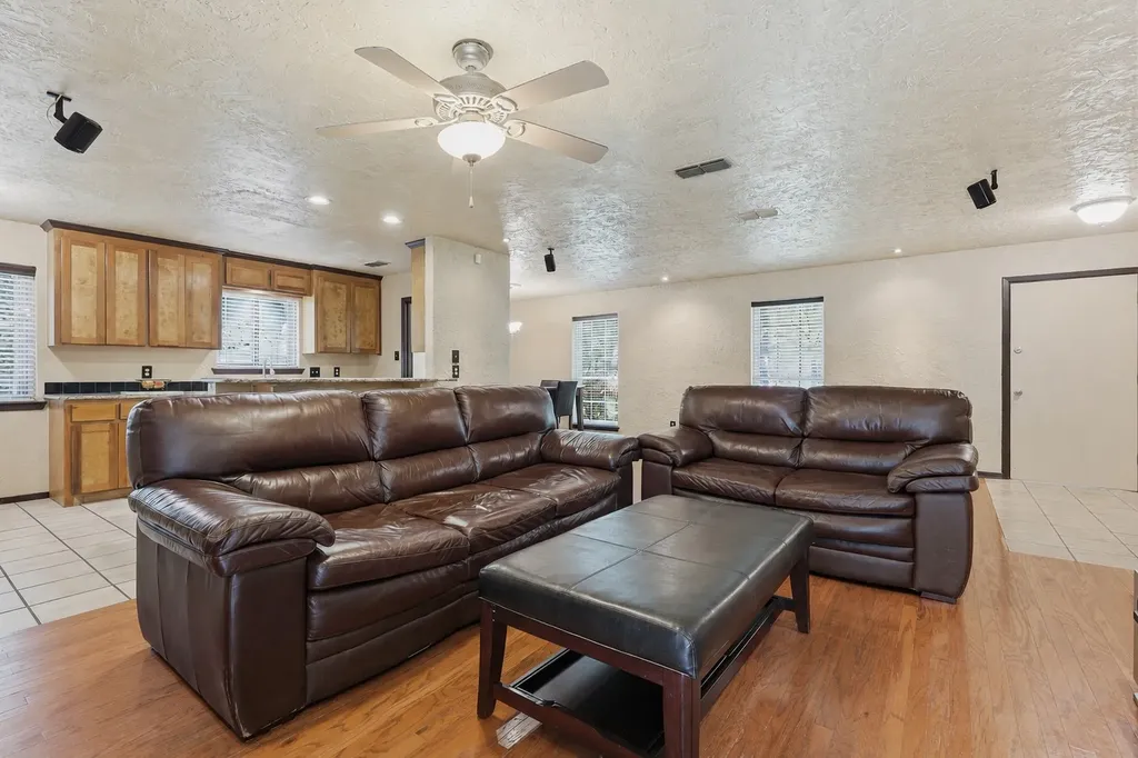 3702 Hastings Drive Arlington TX 76013