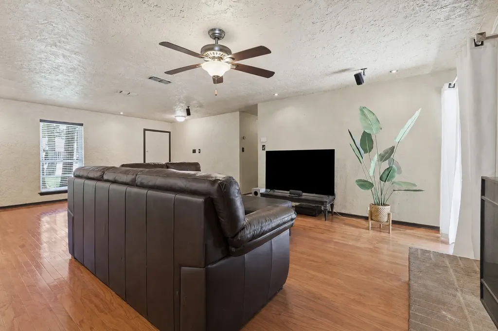 3702 Hastings Drive Arlington TX 76013